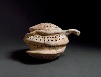 Ceramic vase in the shape of honeycomb and snake