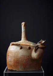 Minoan civilization: terracotta sculpture of a female deity (mother goddess?) from Myrtos. 2300 BC. Dimensions: 21.1 cm. Crete, Museum of Agios Nikolaos (Saint Nicholas)