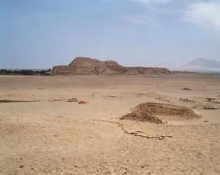 View of the Mochican brick temple (1983 - Photography)