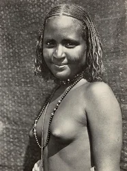 Building an Empire in the Fascist age: an Habab girl