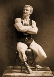 Eugen Sandow, in classical ancient Greco-Roman pose, c.1893