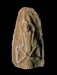 Sumerian civilization: figurine of a warrior god. Terracotta sculpture. Dimensions: 9 cm. Neo-Sumerian period (between 2093 and 2004 BC). From the vicinity of the site of Ur. Baghdad, National Museum of Iraq