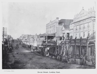 New Plymouth, New Zealand: Devon Street, Looking East