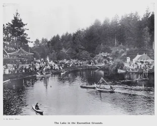 New Plymouth, New Zealand: The Lake in the Recreation Grounds