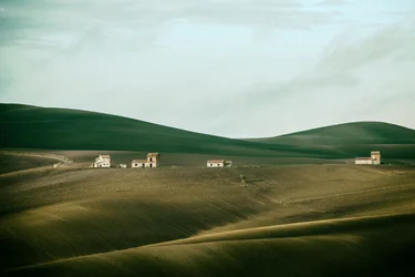 Rolling Hills Distant Homes