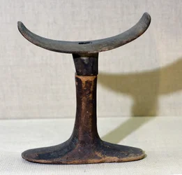 Head-rest, c.2500-2100 BC