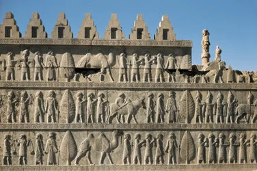 The palace of Darius I, in Persepolis (Iran): detail of the decor of the apadana or courtroom, representing the submissive peoples bringing presents to Darius I (550-486 BC, said The Great). Low relief, 6th BC, Persian art, period route.