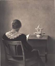 Reading Lady