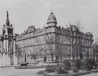 Windsor Hotel and Sir John A. Macdonald Monument, Montreal
