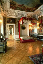 Bed Chamber