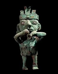 Pre-Columbian art, Vicus culture: bronze statuette representing a musician