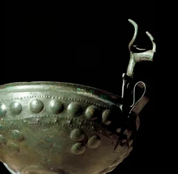 Etruscan civilization: bronze cup from the necropolis of Tolfa, Lazio. 10th century BC. Rome, Museo Nazionale Preistorico Etnografico Luigi Pigorini