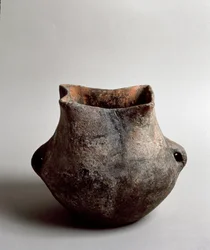 Prehistory: terracotta vase with square opening of the Neolithic age from the Caverna Delle Arene in Candide (Liguria)