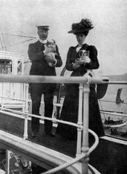 Princess Victoria 1868-1935 with the Queen