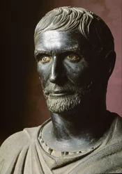 Bust of Brutus (Bruto Capitolino) (Capitoline Brutus) - Bronze sculpture. 300 BC, dimensions 79 cm - Rome, Capitoline Museums, Palazzo dei Conservatori, Hall of Triumphs - Bust of Lucius Junius Brutus, known as Capitoline Brutus - Bronze sculpture