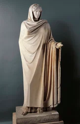Roman art: “Aphrodite Sosandra”. Marble sculpture from the 1st century after a Greek original by Calamis (Kalamis) from the 5th century BC. Discovered at Baiae (Baia), Italy. Naples, Museo Archeologico Nazionale