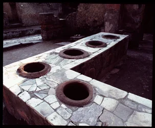 Thermopolium Marble Counter
