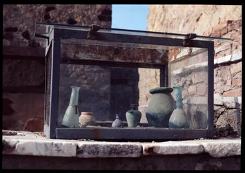 Vessels at the crossroads between cardo V and lower decumanum, 5th century BC-1st century AD