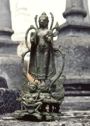 Buddha in an argumentation posture