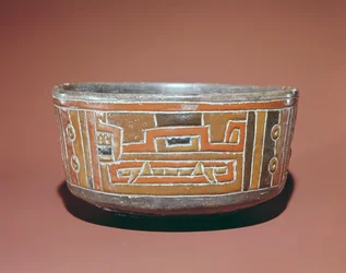 Bowl decorated with the head of a jaguar, pre-columbian