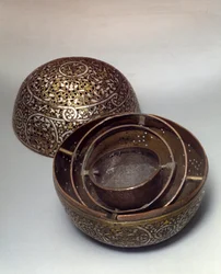 Oriental Art: Burle perfume or hand warmer from Syria, late 15th, beginning of 16th century