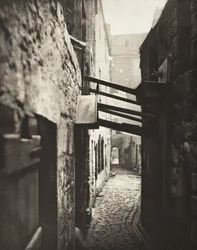 Close No. 83 High Street (No. 10)