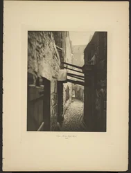 Close No. 83 High Street