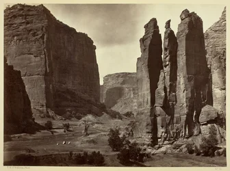 Cañon de Chelle, Walls of the Grand Canyon, about 1200 feet in height