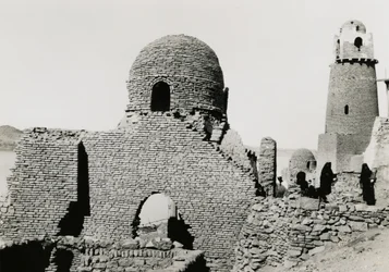 Minaret of al-Mashhad al-Bahari and ruins of mosque, near Aswan, Egypt