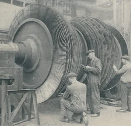 A Many-Bladed Rotor for one of the Queen Mary