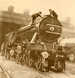 A Wash and Brush Up for the Flying Scotsman, c1930
