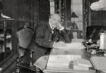 Albert de Mun, French politician, 1910