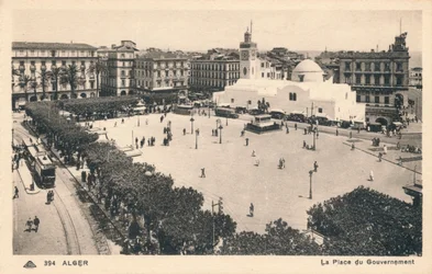 Alger - La Place du Gouvernement