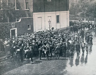 Before England declared war: German Reservists waiting outside German Consulate in London