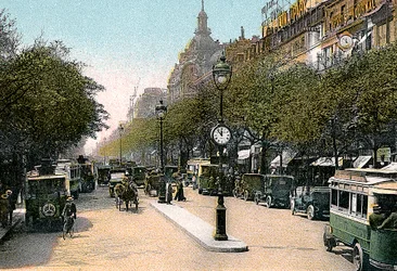 Boulevard des Italiens, Paris, with cars and motor buses on the street, c1900