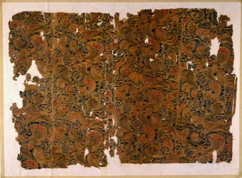 “Chang Shou (Longevity) Embroidery” on Thin Silk