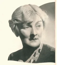 Curtain Call for Sybil Thorndike: A Cocktail in Which Booths Plays a Leading Part Receives an Enth