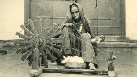 Female Spinning, Jaipur