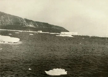 Floating Ice off Cape Adare, c1908