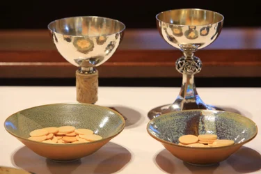 Hosts and Chalices, Bussy-Saint-Georges