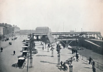 Hull - The Pier and Front, 1895