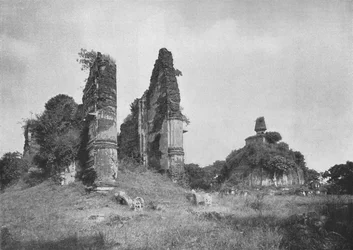 Jetawanarama and Kiri-Dagoba, 12th century AD, Pollonneruwa