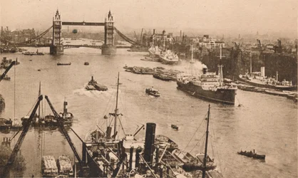 London - Tower Bridge and the Pool, c1910