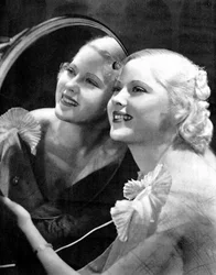 Mary Carlisle, American actress and singer