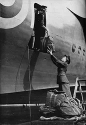 Members of the WAAF serving in Coastal Command
