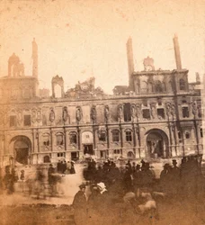 Paris Commune (1871): view of the Hotel de Ville after the fire of May 1871. Anonymous photography
