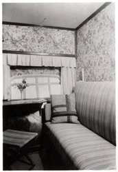Passenger cabin during the day, Zeppelin LZ 127 Graf Zeppelin, 1933