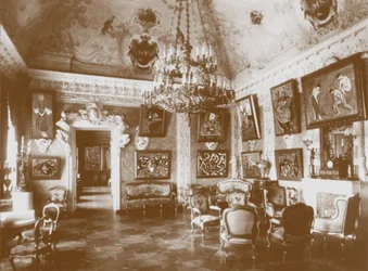 Pink dining room known as the Matisse Room in Shchukins house