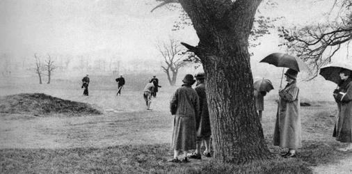 Playing golf on Tooting Bec Common, London
