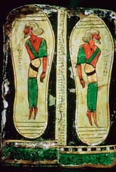Semitic prisoners painted under a mummy-case